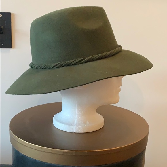 Moss green wool hat - Picture 2 of 5